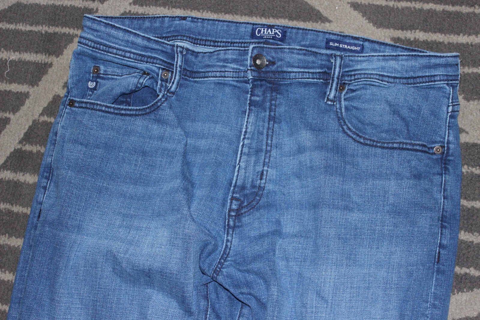 MEN’S CHAPS Slim Straight Men’s Jeans 38/ 32 Darker Wash 99% Cotton 1% Spandex