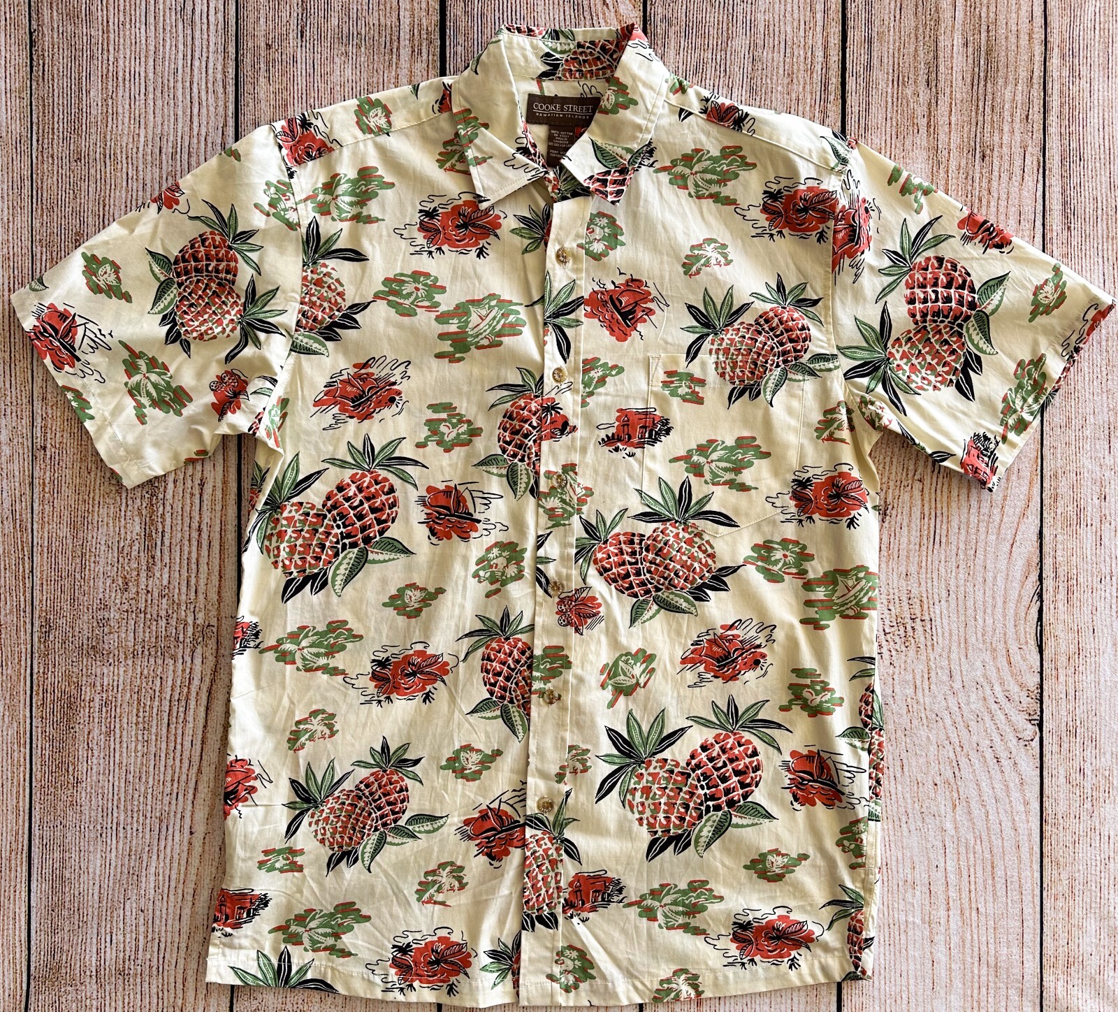 Cooke Street Hawaiian Island Mens Pineapple Print Button Front Shirt Sz S NWT