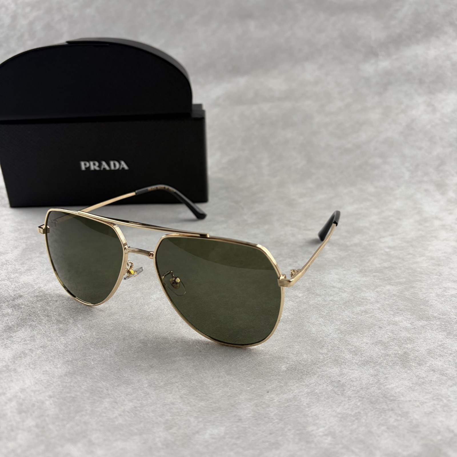 New In Box – Prada Men’s Geometric Aviator Designer Sunglasses Gold Frame
