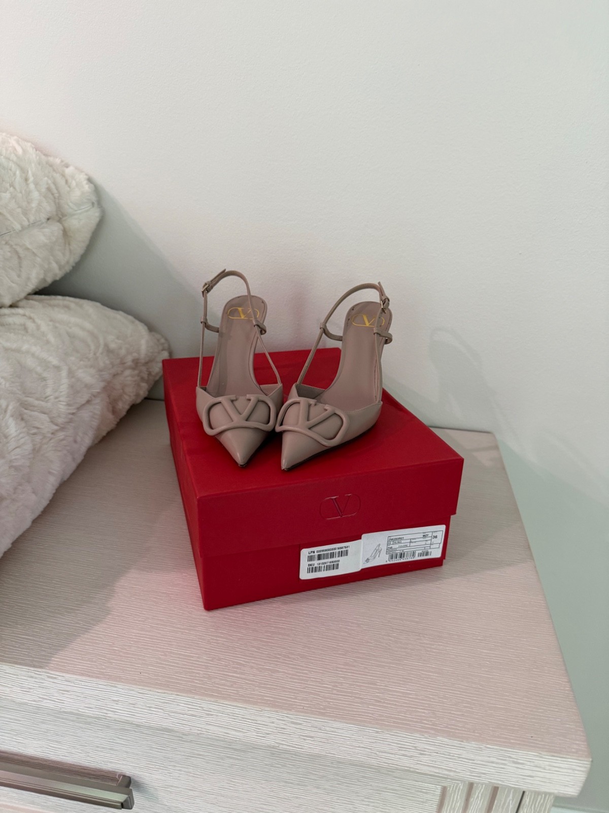 Valentino VLogo Slingback Pumps In beige Women’s Size EU 36