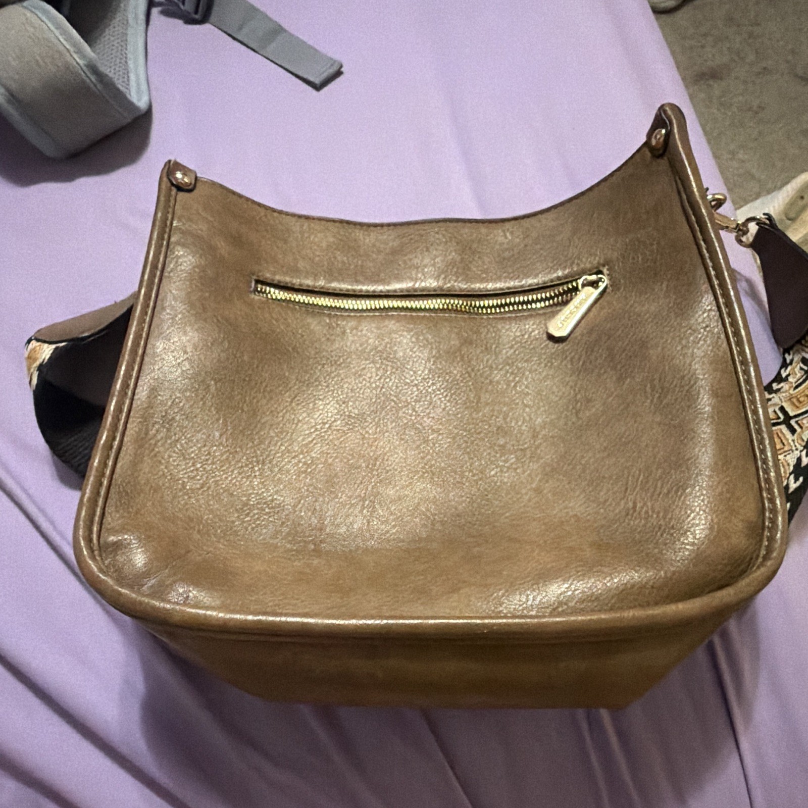 Wrangler brown Women’s Medium Crescent Crossbody/Shoulder Bag Detachable Strap,