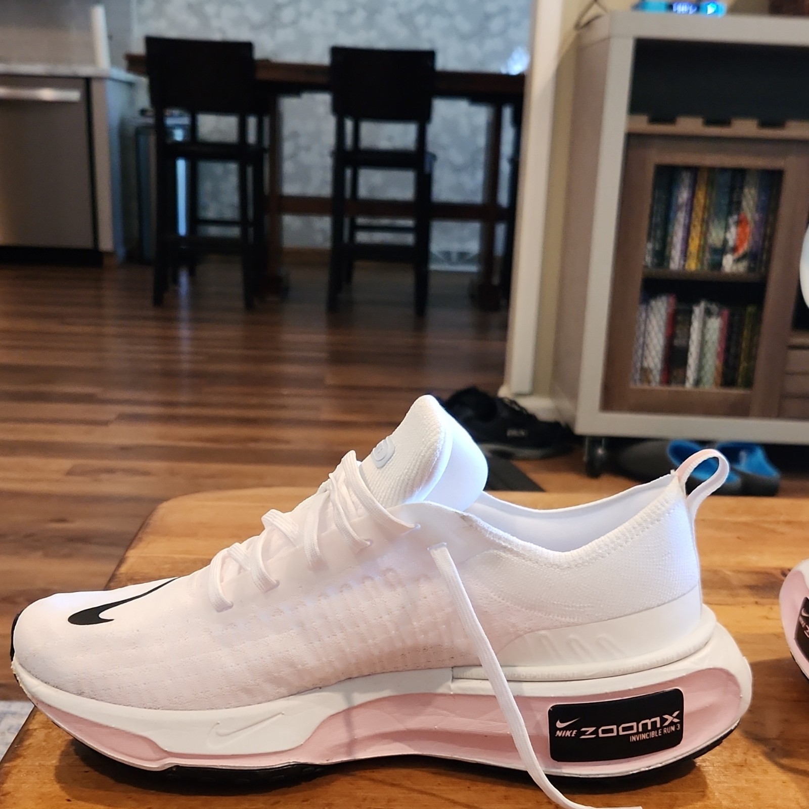 Invincible Run 3 Size 11 Womans
