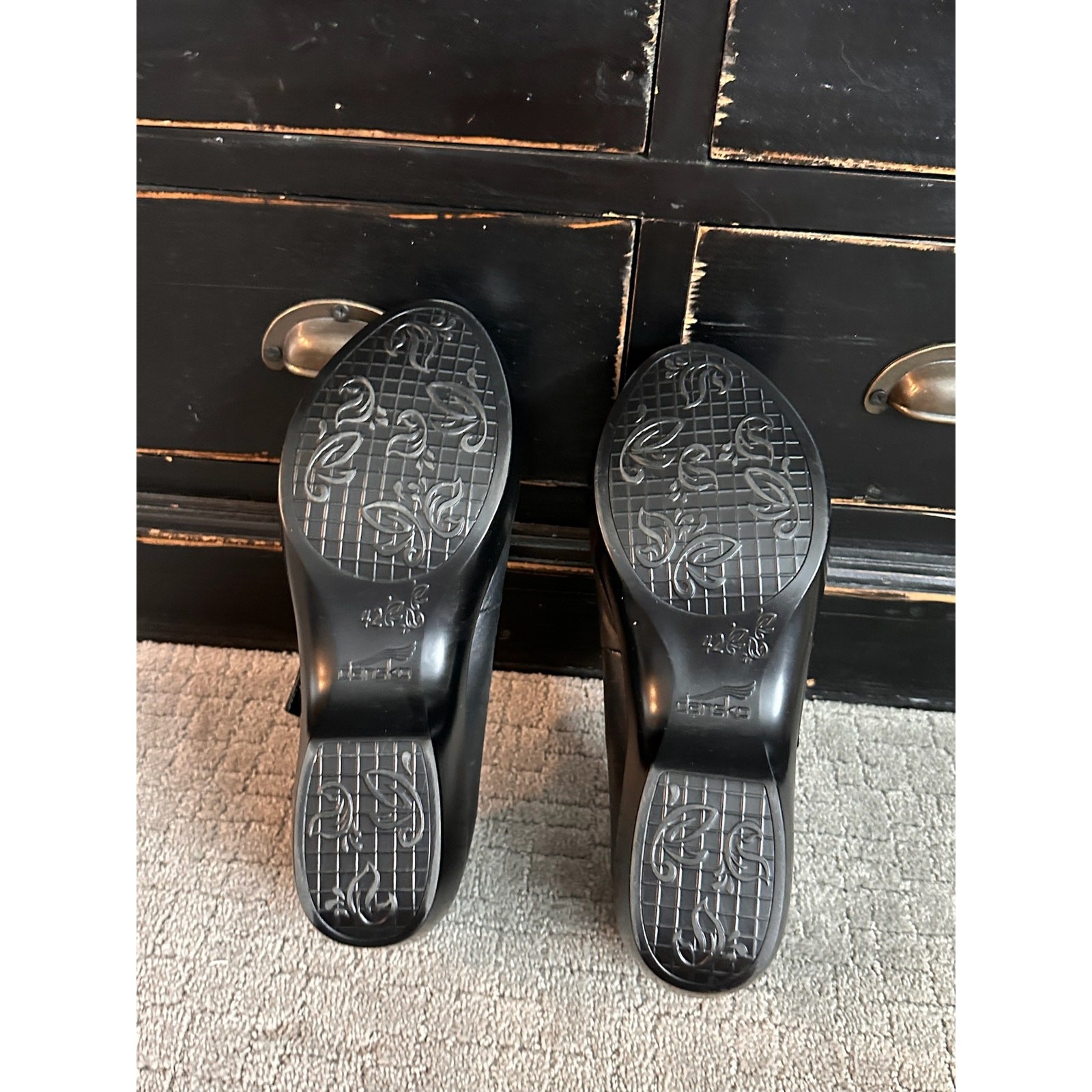 Dansko 42 Ainsley Mary Jane Knot Detail