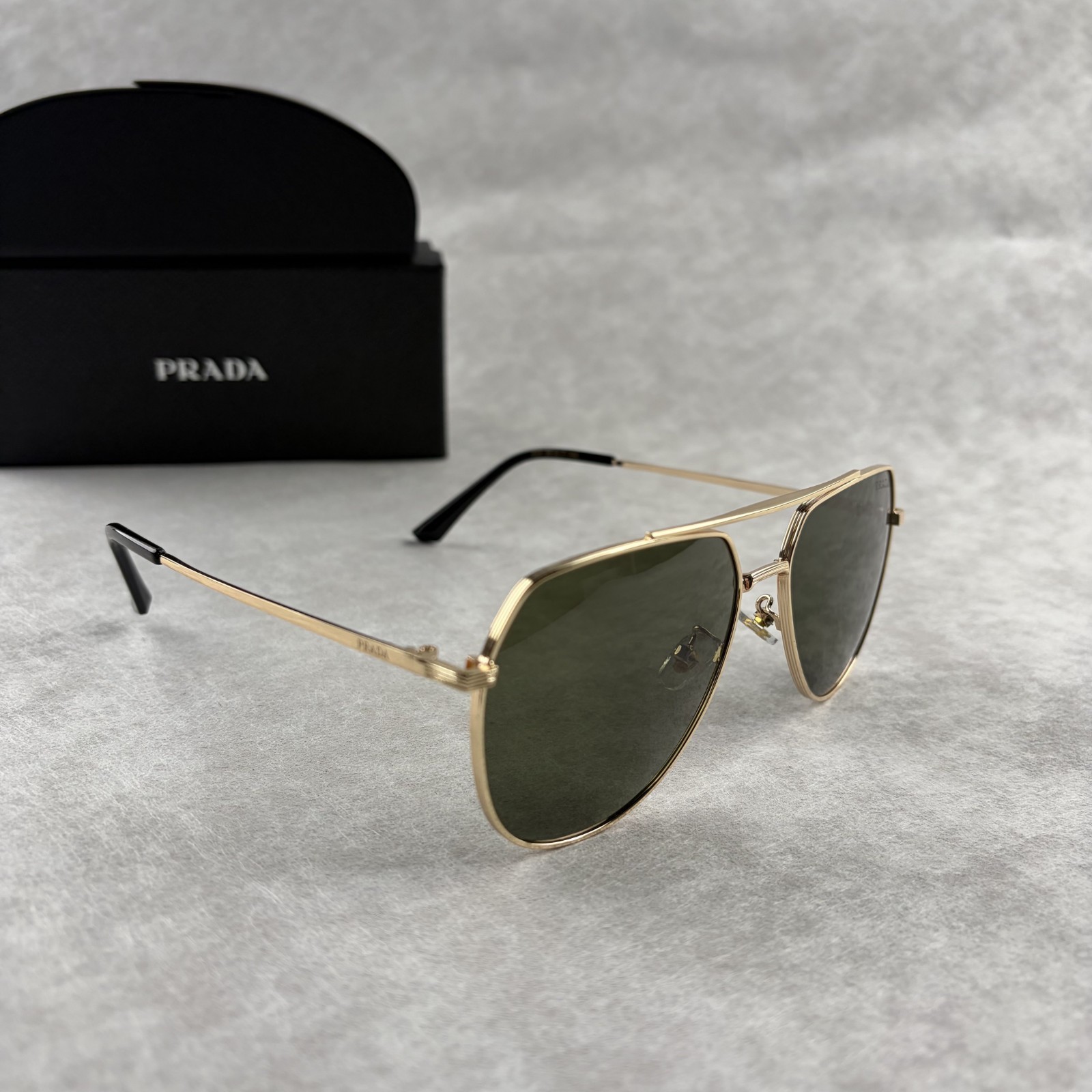 New In Box – Prada Men’s Geometric Aviator Designer Sunglasses Gold Frame
