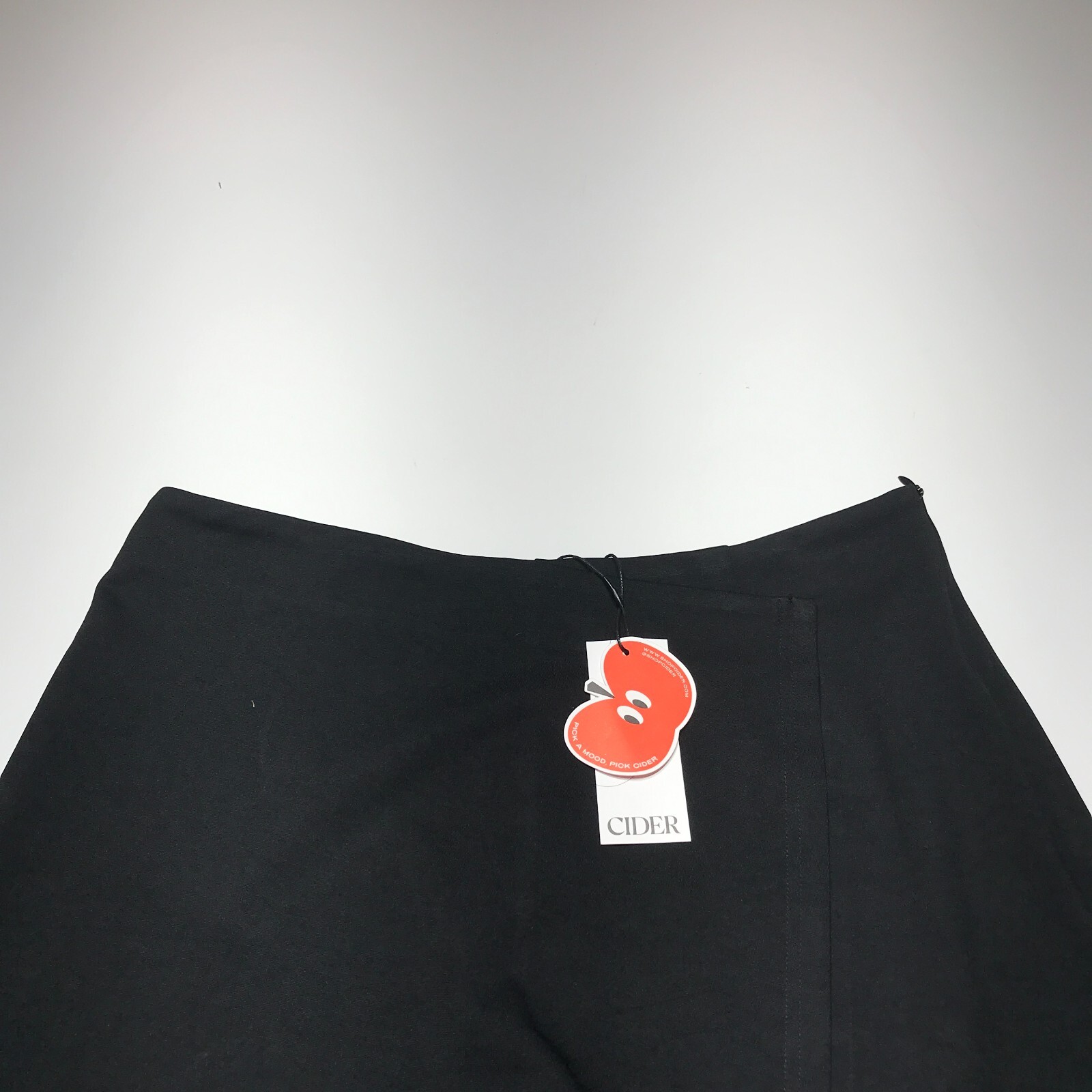 Cider Skort Womens Size Large NWT Faux Wrap Stretch Side Zip Slit Casual Lined