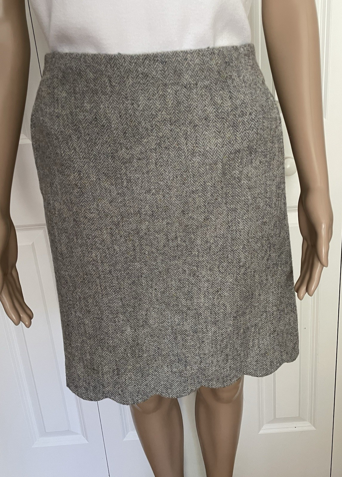 Talbots 12P Gray Herringbone Wool Viscose Blend Scalloped Hem Pockets Skirt