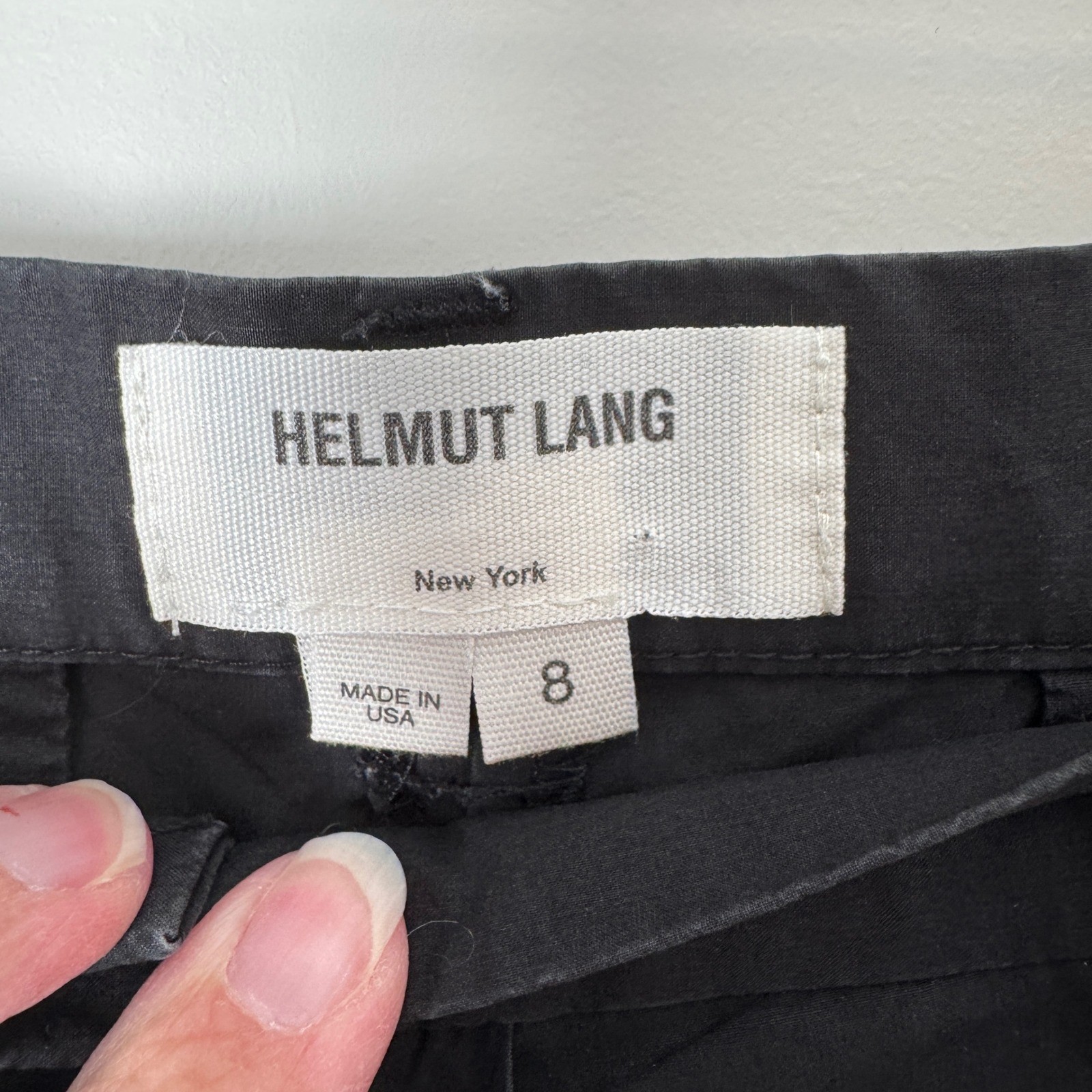 Helmut Lang Black Cotton Poplin Pleated Front Shorts Style A06HM117 Size 8