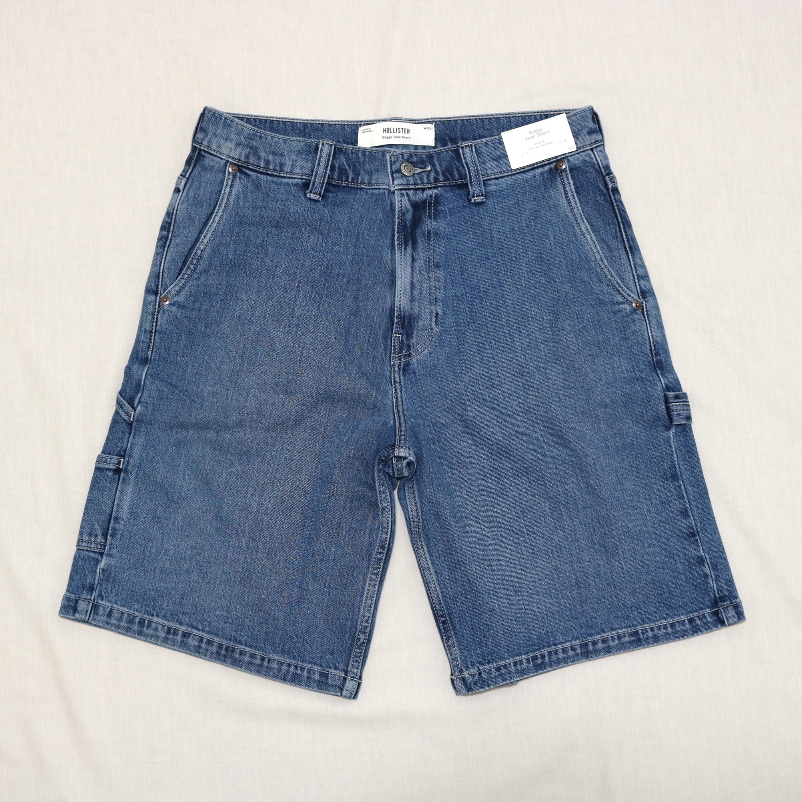 Hollister Men Zipper fly Baggy denim jeans shorts size 32 , 33 new with tag