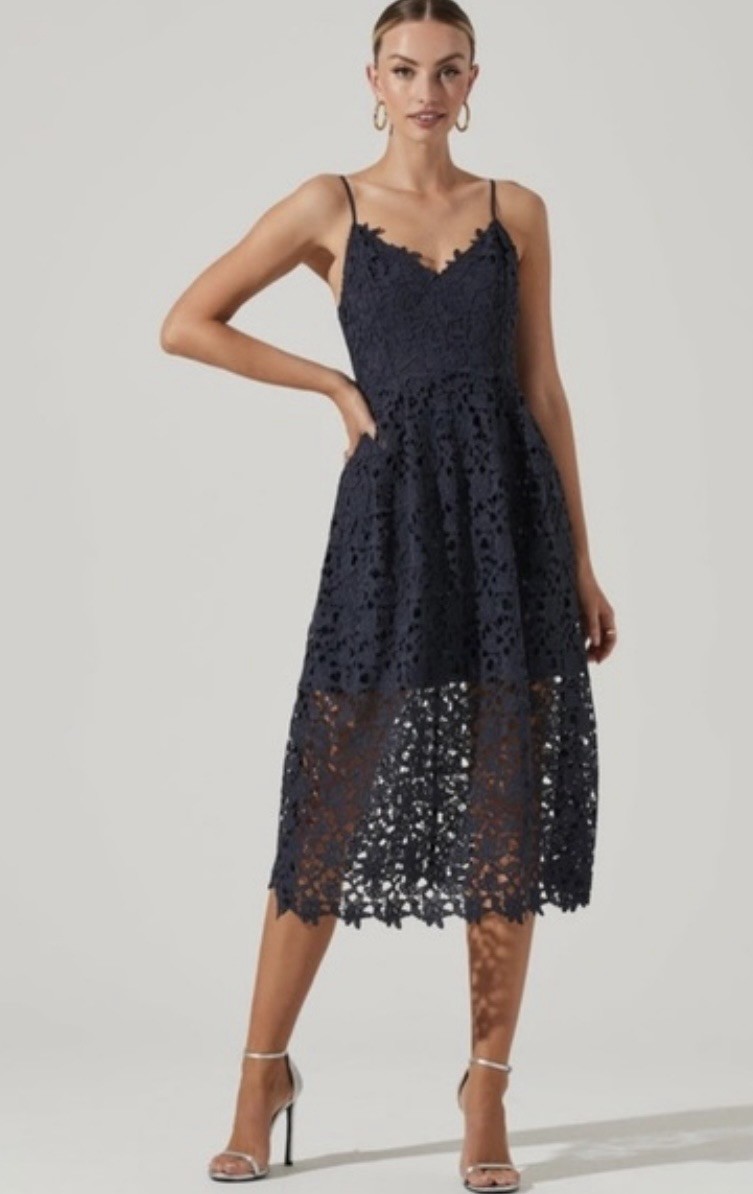 ASTR The Label Sleeveless Lace Crochet Midi Dress In Navy India Ink Sz M NWT