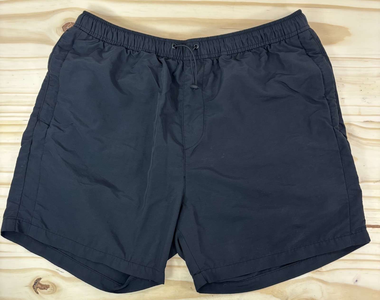 H&M Men’s Black Nylon Pull On Shorts XL Drawstring Zip Pockets Snap Back Pocket