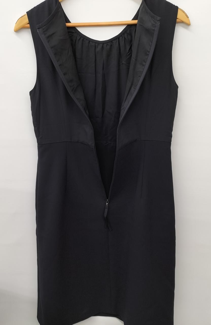 Foxy Sleeveless Dress Black Size 40 U.S. 8 Long 37″ Woman’s 94cm