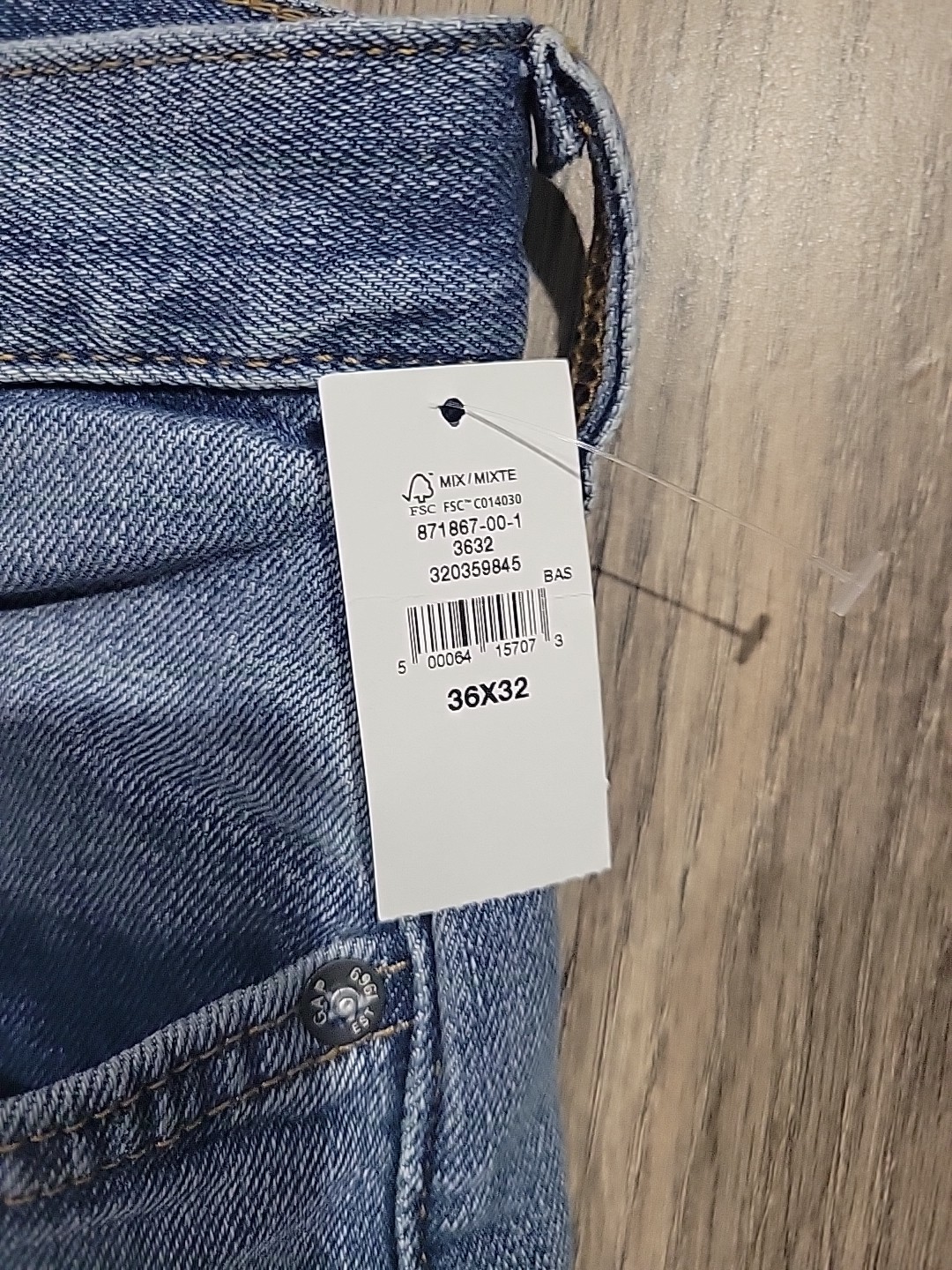 Gap Men’s Jeans. 36×32. Blue. Straight. 99% Cotton 1% Spandex.