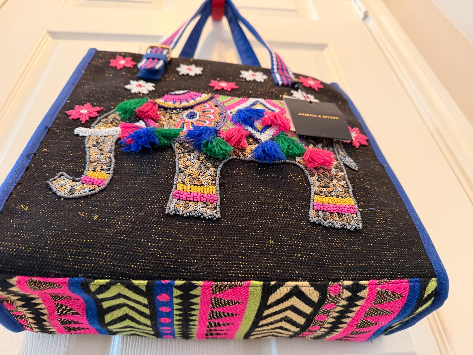 America & Beyond Embellished Tote Safari The Gentle Giant Woven Jacquard Body