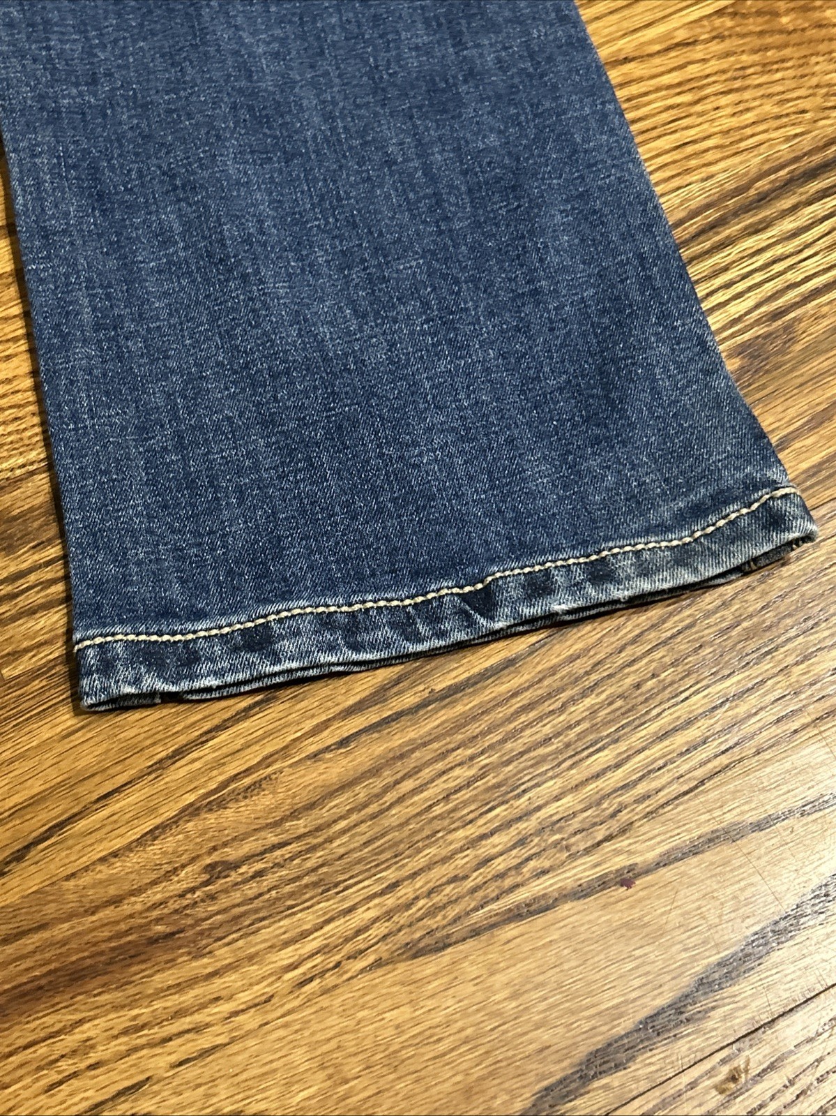 Women’s Wrangler 20x Jeans Size 28×30 Great Condition. 99% Cotton 1% Spandex