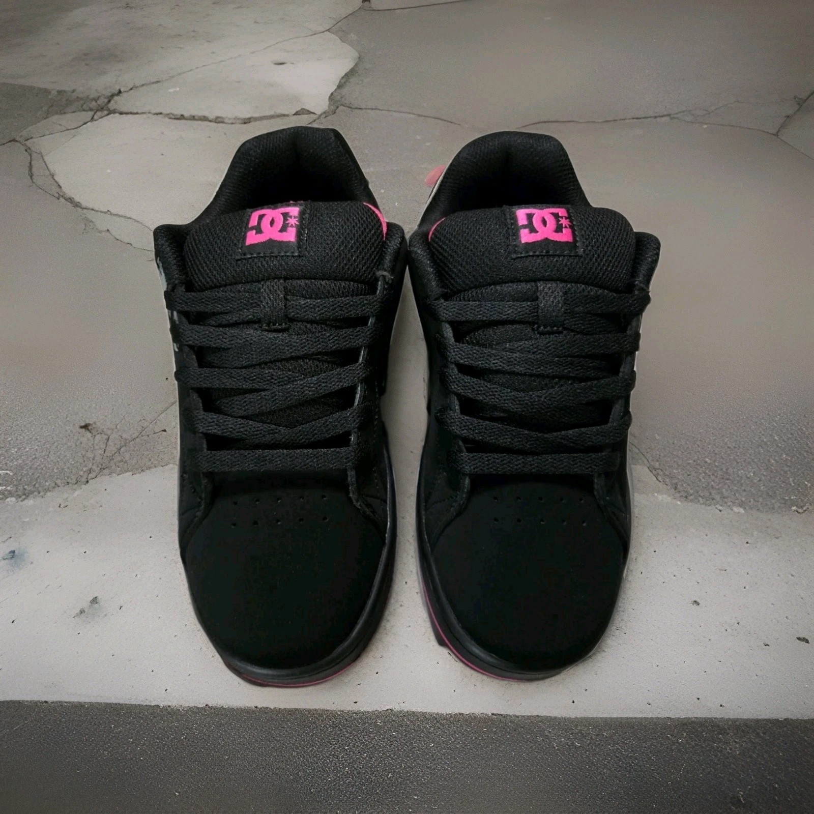 Women’s DC Gaveler – Black/Pink