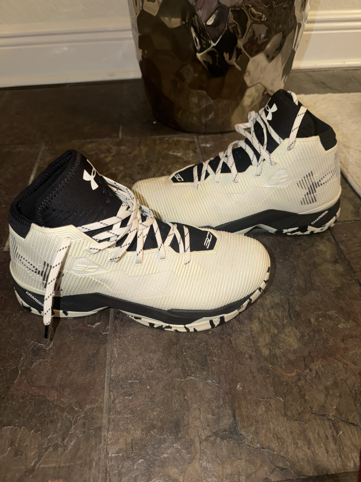 Size 11 – Under Armour Curry 2.5 White