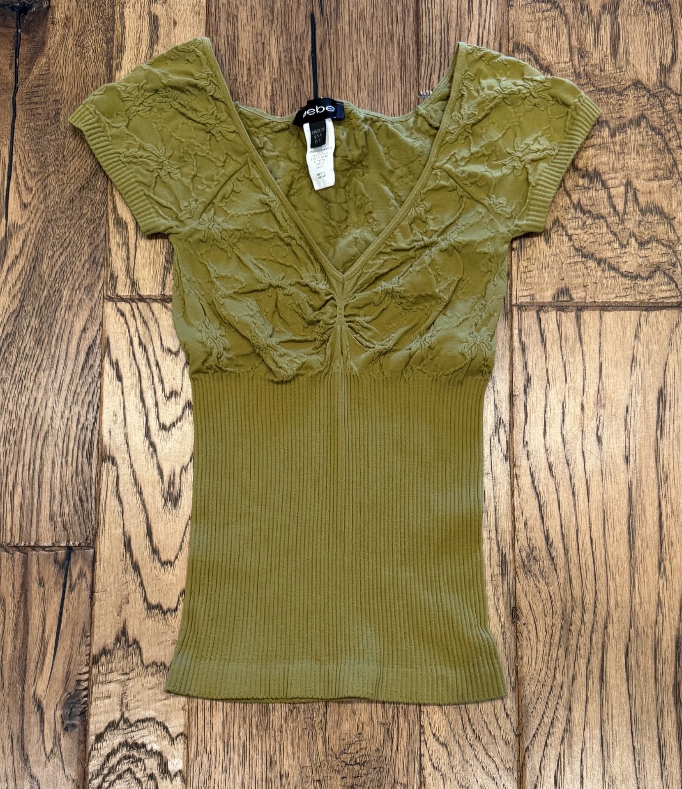 Bebe green jersey nylon v-neck sleeve top, P/S, EUC