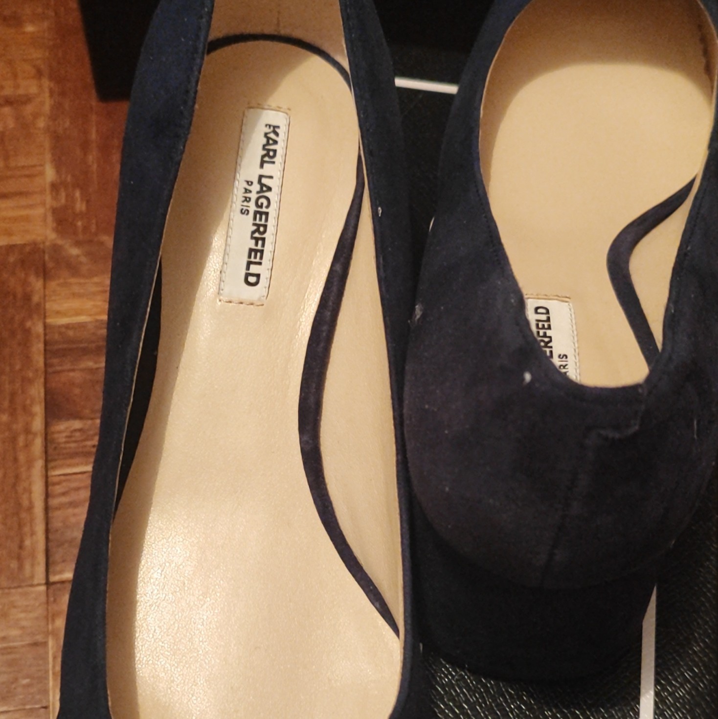 Karl Lagerfeld Paris Women’s Blue Suede Round Toe Slip-On Pumps Size 8.5