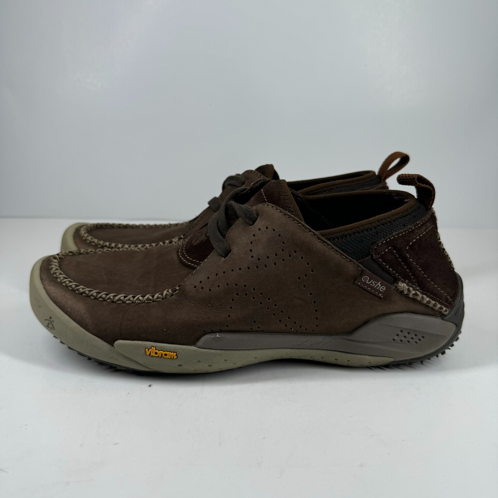 Cushe Baja Chill Men’s US 11 Dark Brown Suede Oxford Loafers Vibram Sole UM00131