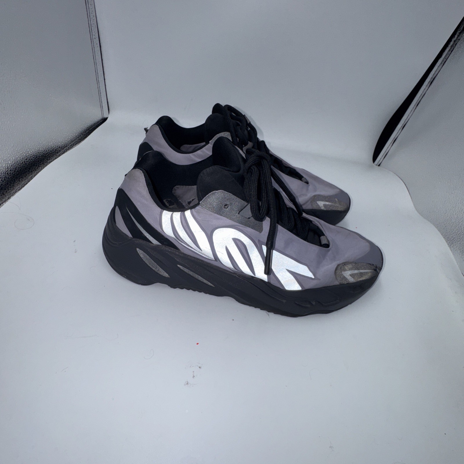 Adidas Yeezy 700 Mnvn Geode Men’s Size 10.5 Used Lining Torn