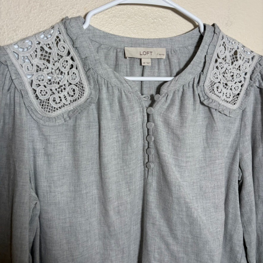 Loft Blouse Women’s Petite Small Gray Lace Popover Long Sleeve Casual Shirt Top