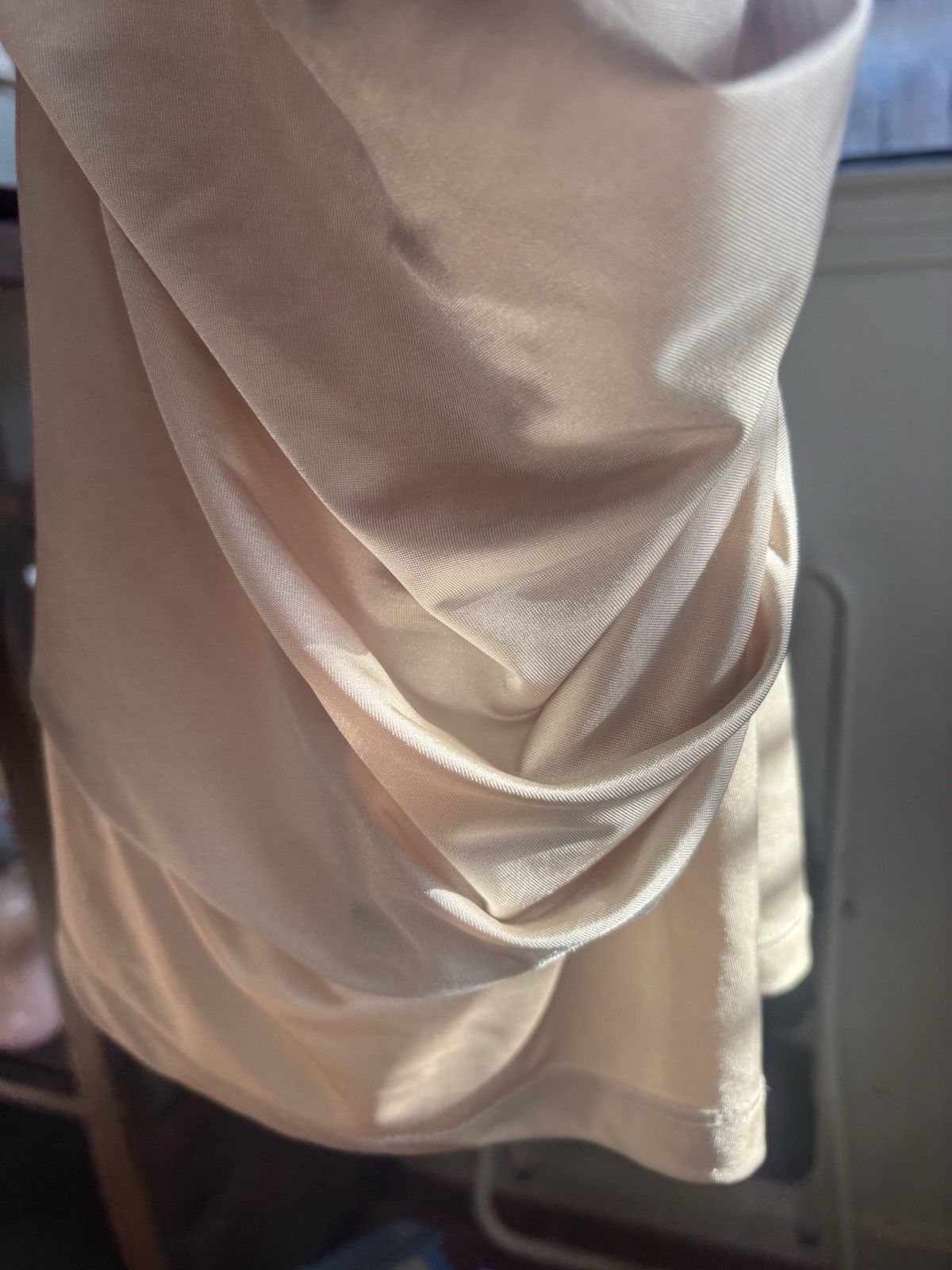 Early 2000s New York & Company Champagne Colored Silky Cap Sleeve Blouse Size S