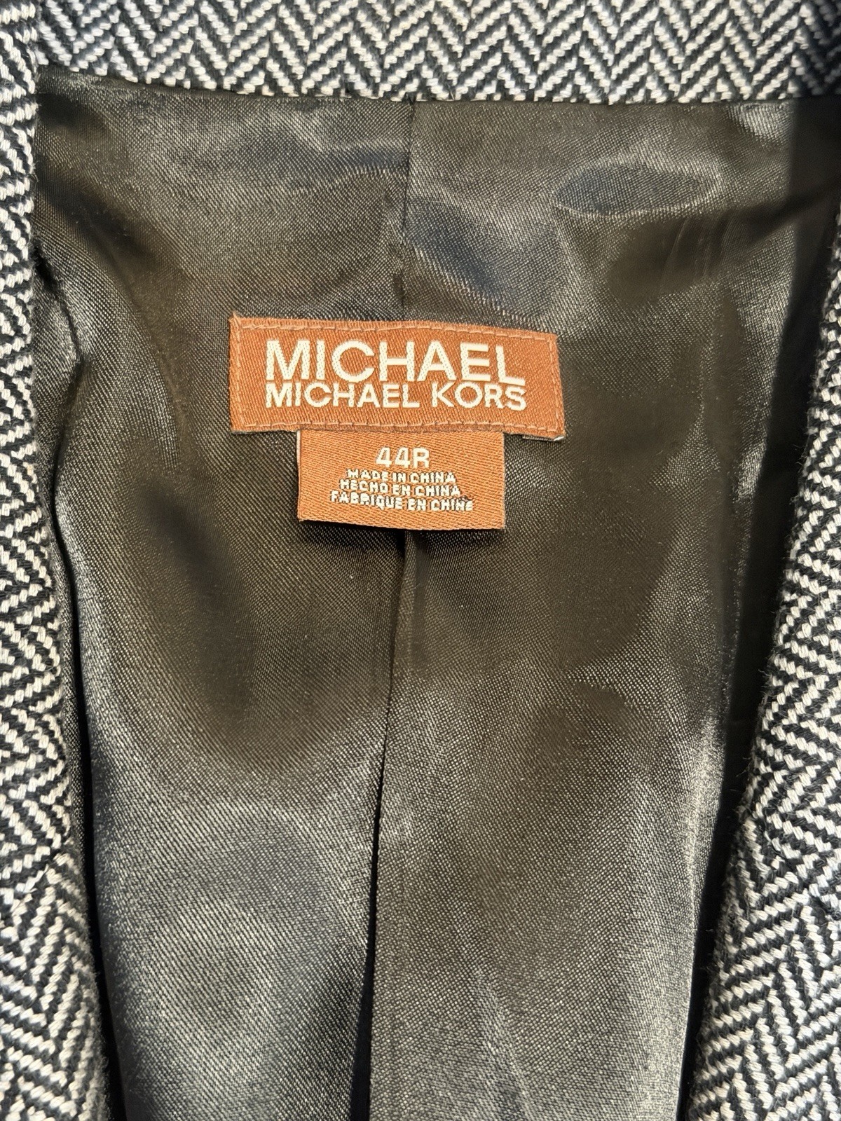 Michael Kors Men’s Blazer 44R Gray Herringbone Suit Jacket Tailored Fit 2 Button