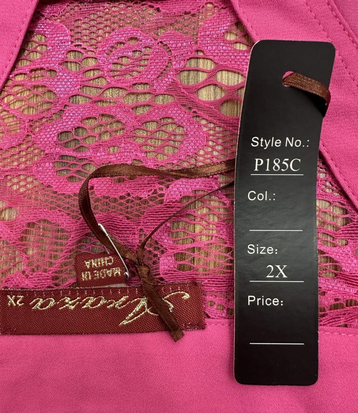 Araza NWT Pink Top Plus Size 2x Lightweight 3/4 Sleeve Lace Detail Button V Neck