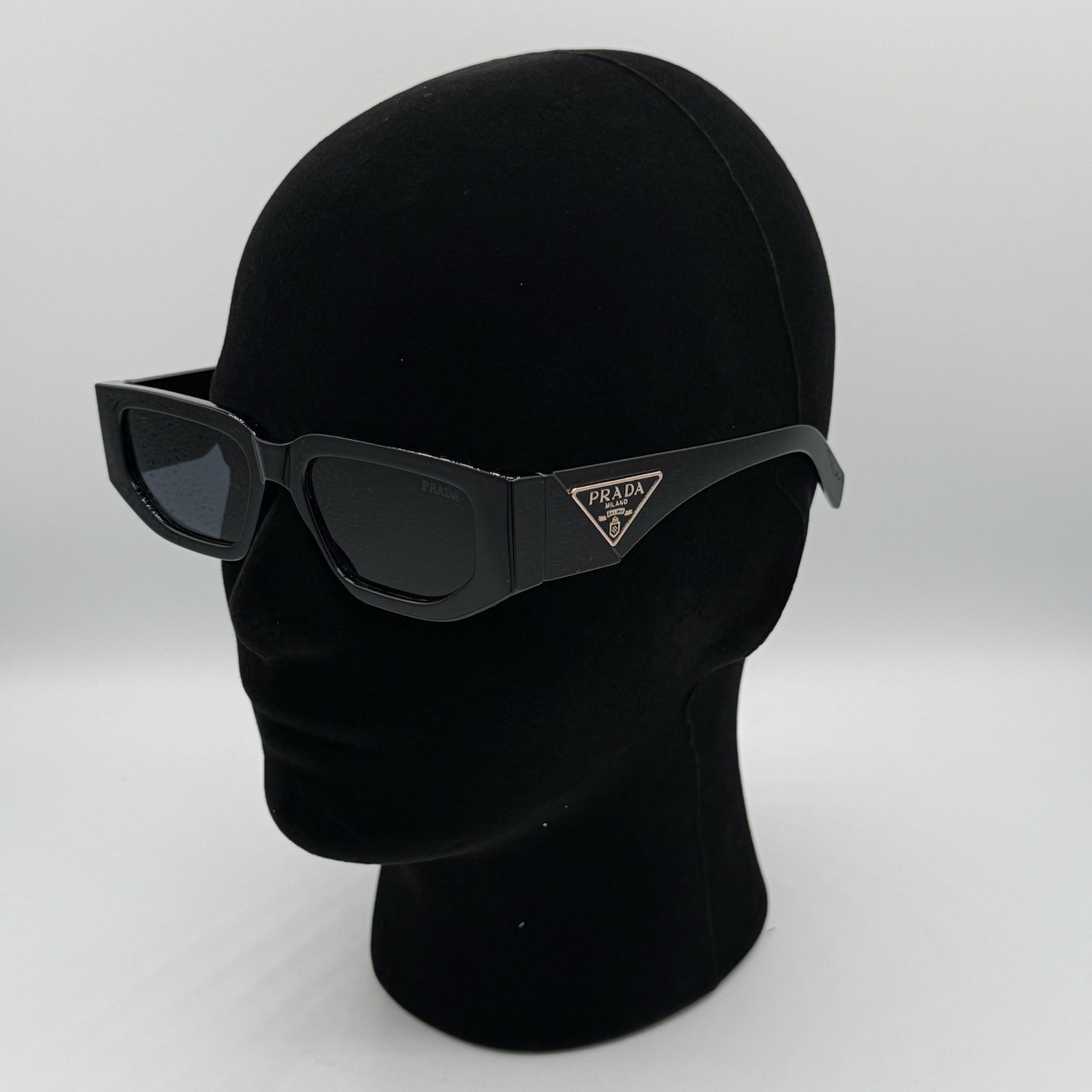 Prada PR 09ZS 1AB5S0 Unisex Sunglasses – Black/Gray