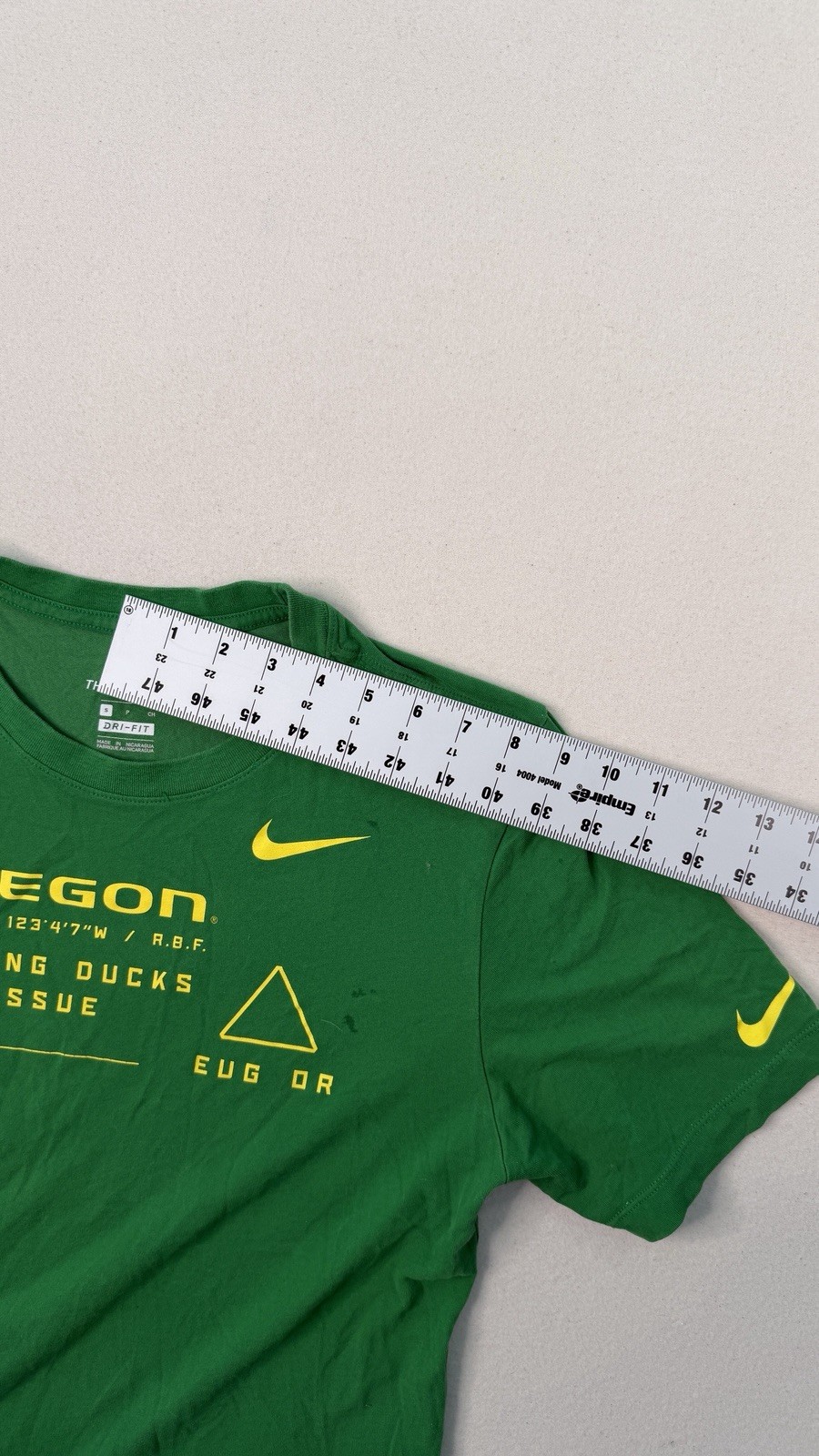 Nike Oregon Ducks Team Issue Dri-FIT Green T Shirt Small NCAA Football Tee