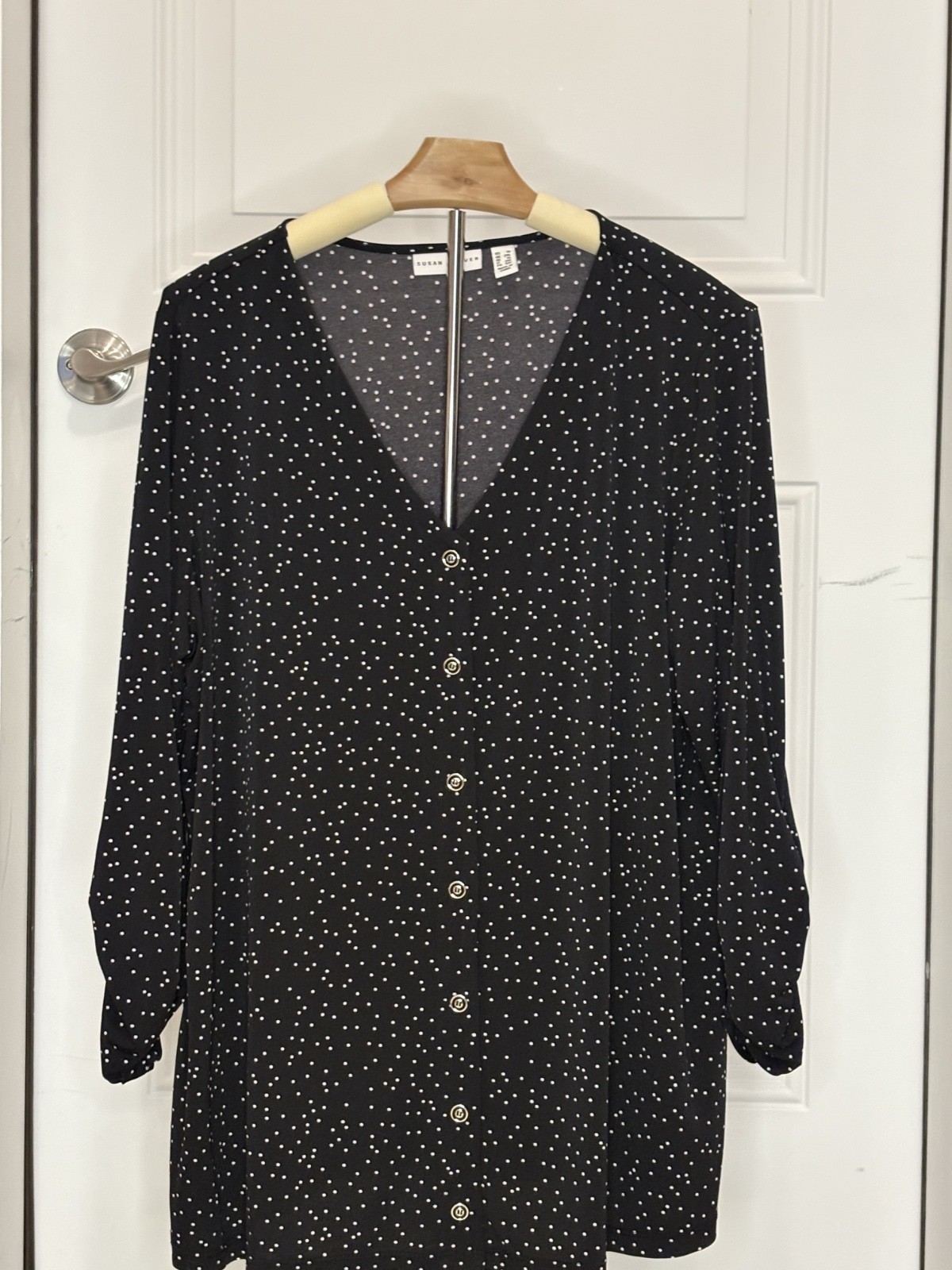 SUSAN GRAVER Polka Dot Liquid Knit Button Front Shirt 1X Black