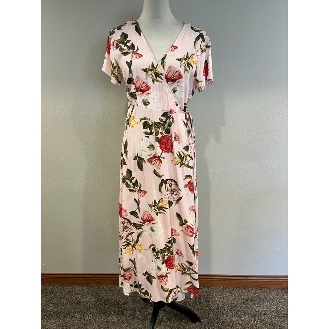 Forever 21 Pink Floral Wrap-Style Maxi Dress size large