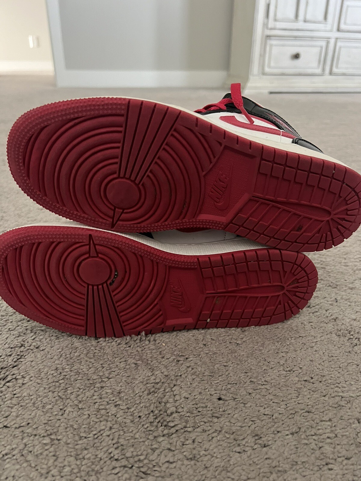 Sz 6 Y Nike Air Jordan 1 Mid GS Black Red White GS