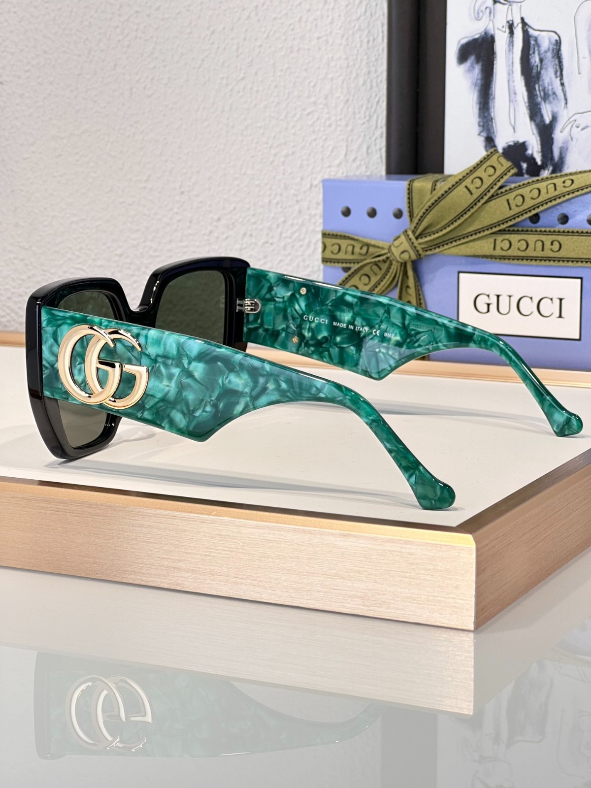 New Gucci GG0956S Oversized Geometric Women’s Sunglasses Black/Green Lense