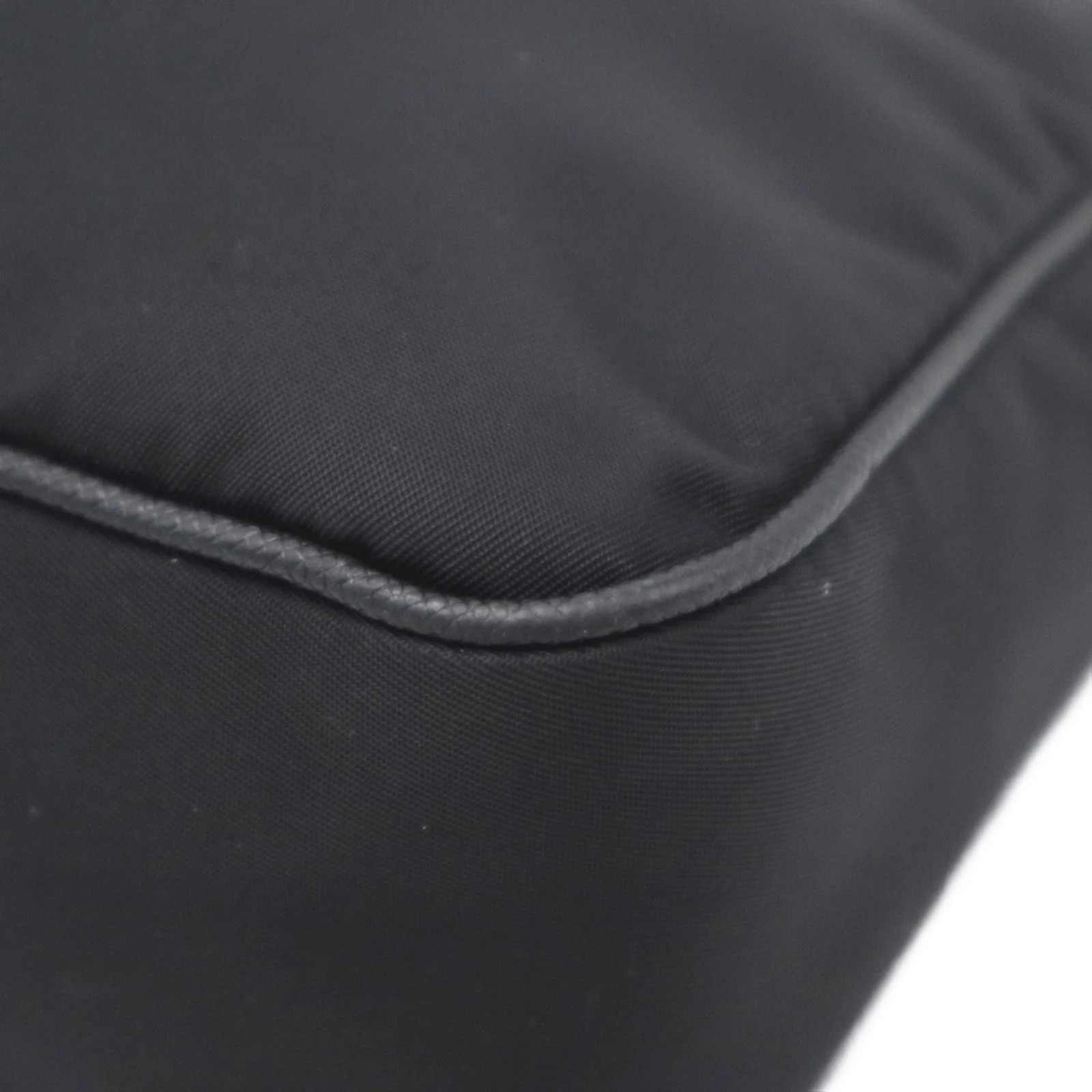 Prada Re Edition 2005 Shoulder Bag Black Tessuto Nylon (mm060526a5r)