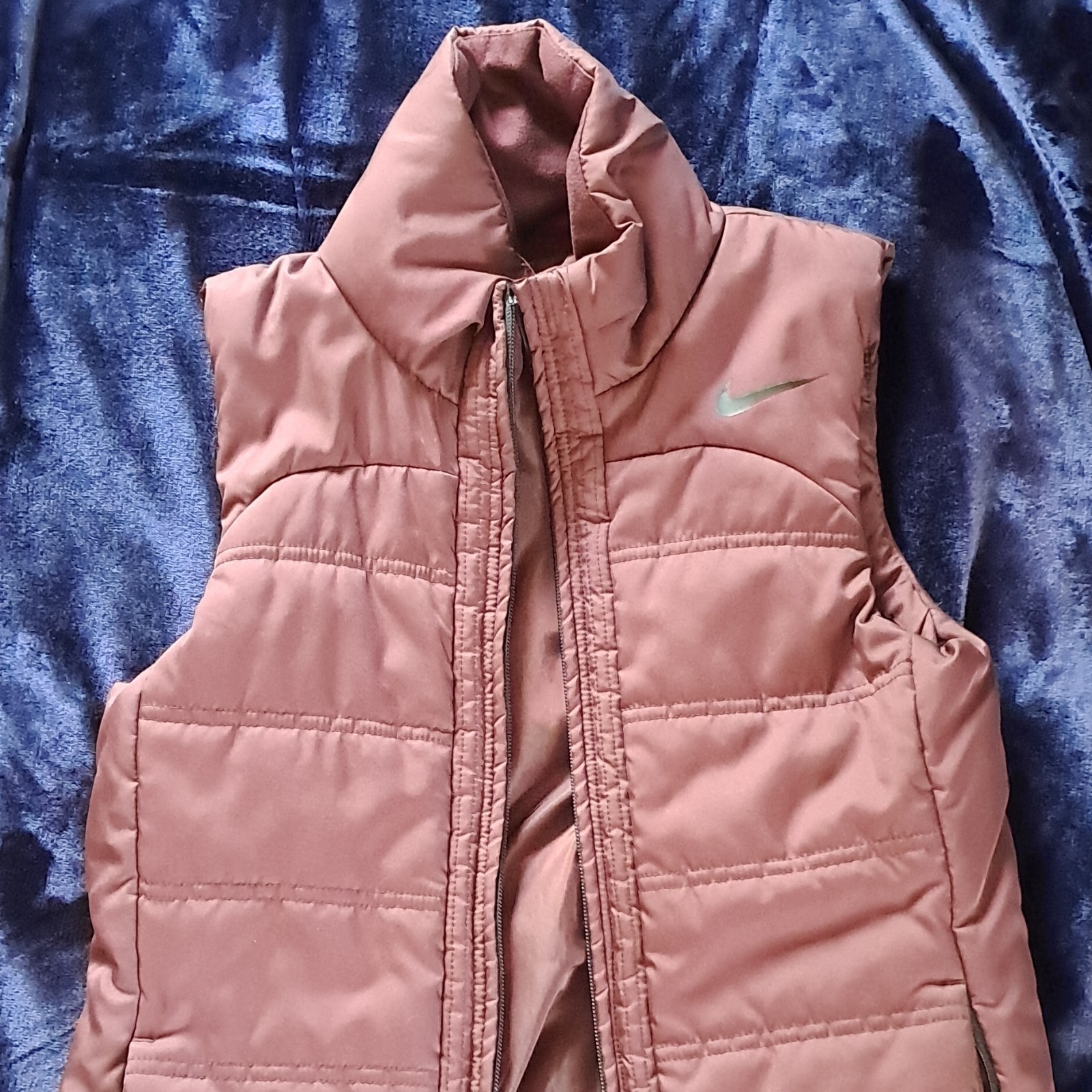 NIKE vest XS Maroon Color, Lightly Worn, No Stains Or Rips