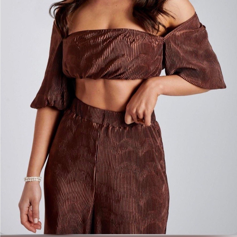 NWT Meshki Cyrus Satin Pleated Balloon Sleeve Crop Top in Chocolate Brown – XS