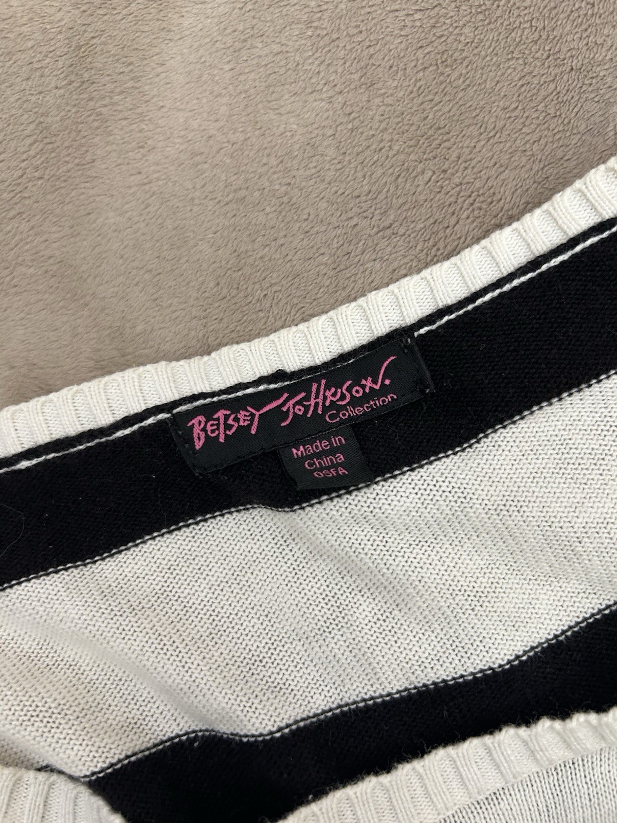 Betsey Johnson BETSEY BABE Wink Marilyn Sweater One Size