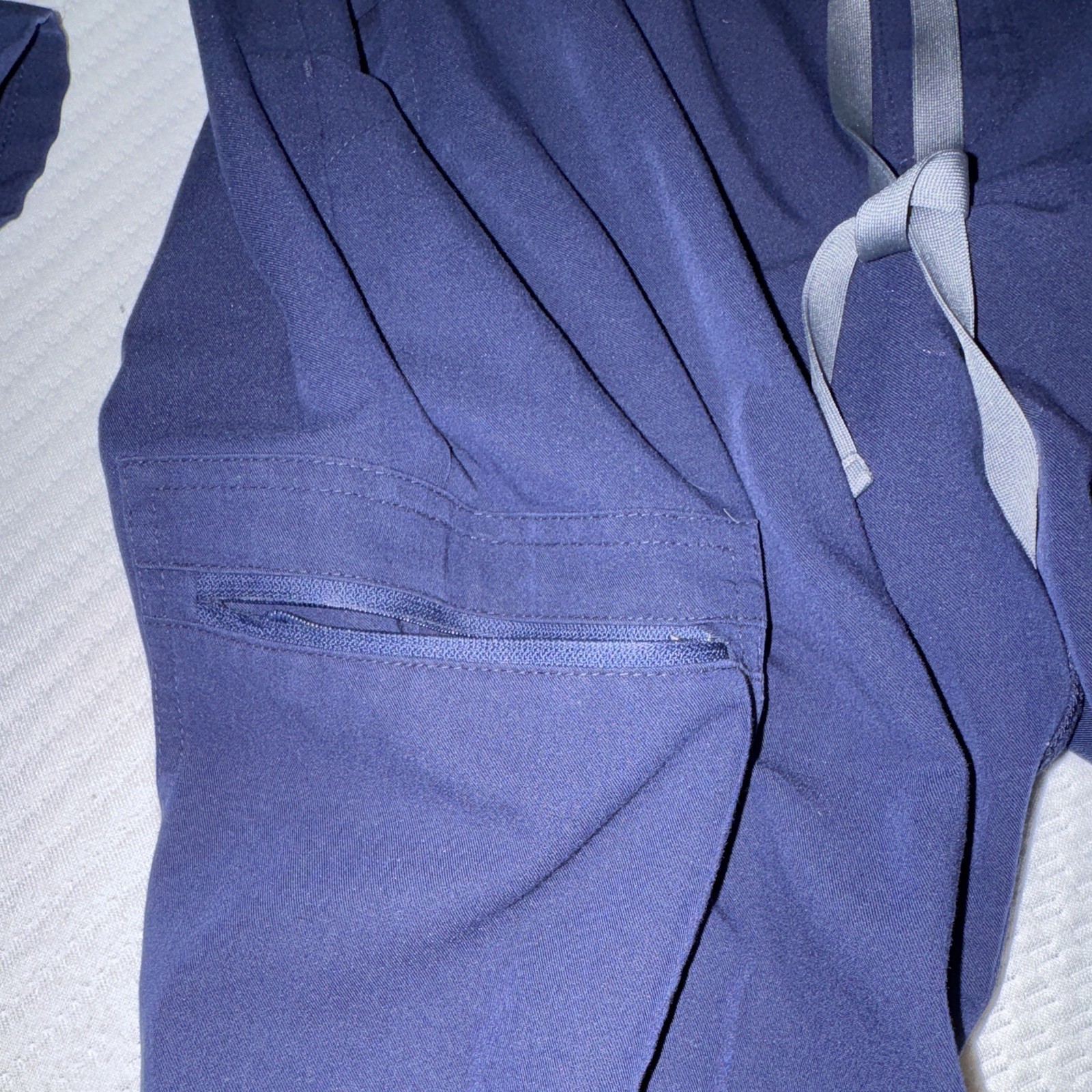 FIGS Technical Collection Women’s Navy Scrub Set Top S & Pants Size M