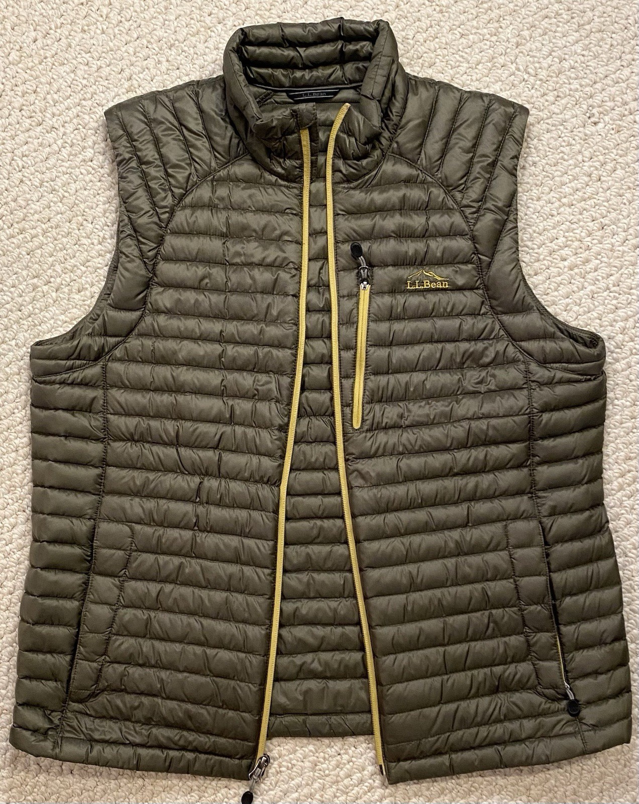 LL Bean Ultralight 850 Goose Down Vest Jacket M Medium #295908 Packable Puffer