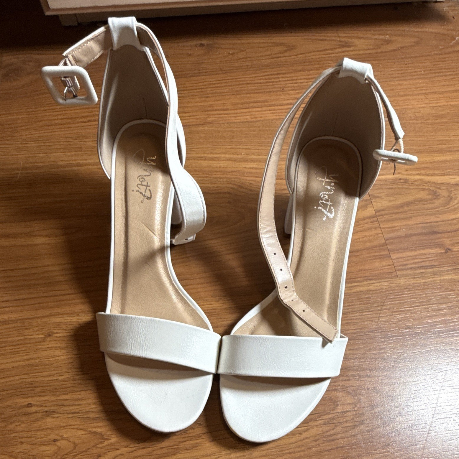 Cakes White Faux Leather Strappy Open Toe Ankle Strap Block Heel Sandals 6.5