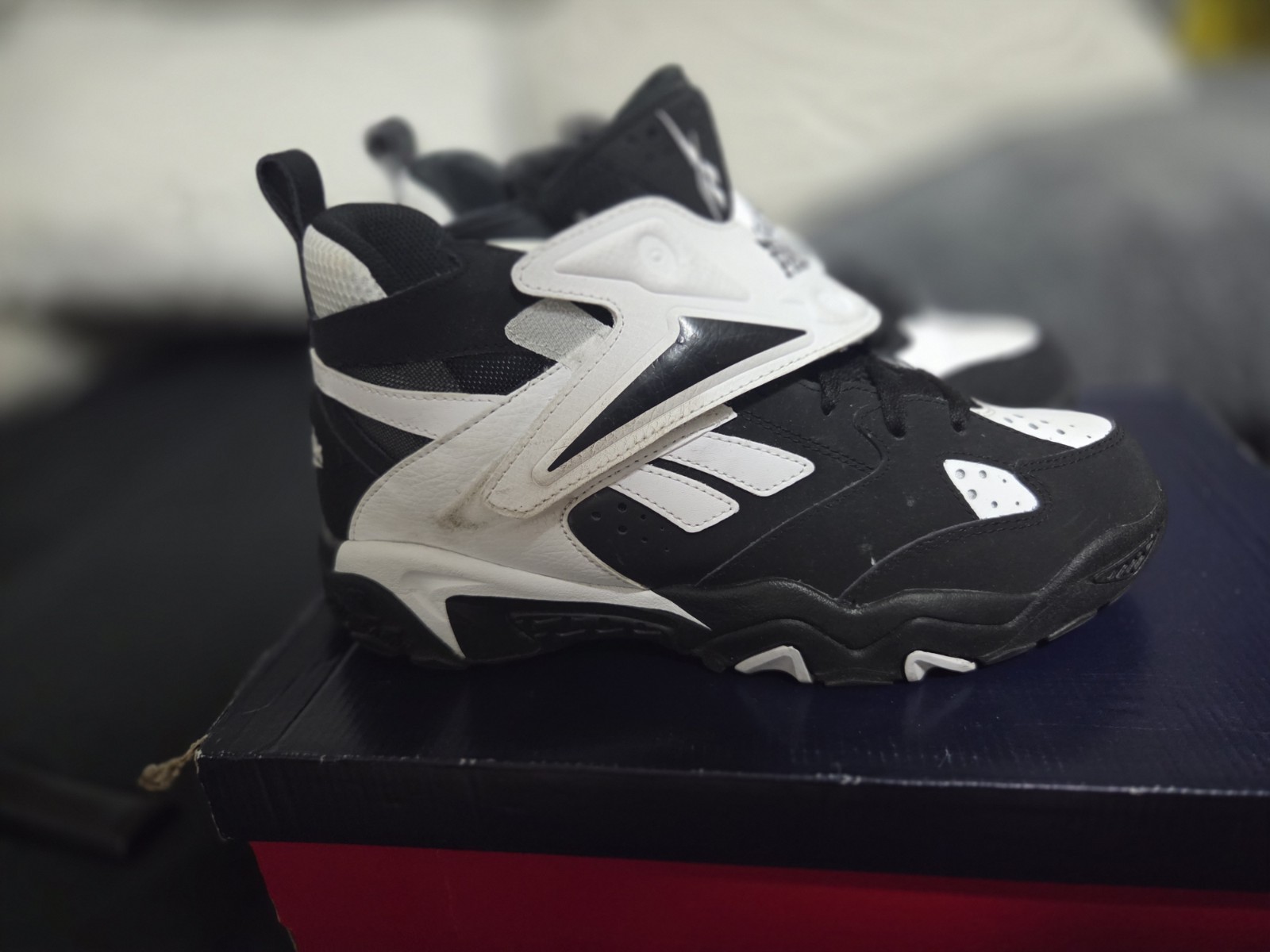 Reebok Preseason 94 Mid-Top Leather Basketball Sneakers Black/White 100202788