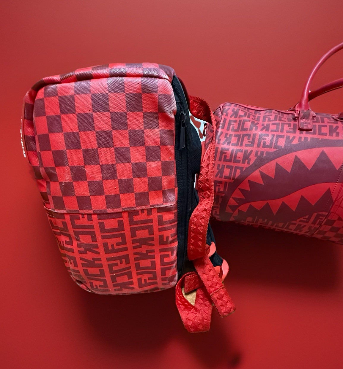 RARE SPRAYGROUND DUFFEL & BACKPACK SET VINI VIDI VICI RED SHARK – SOLDOUT 4EVER