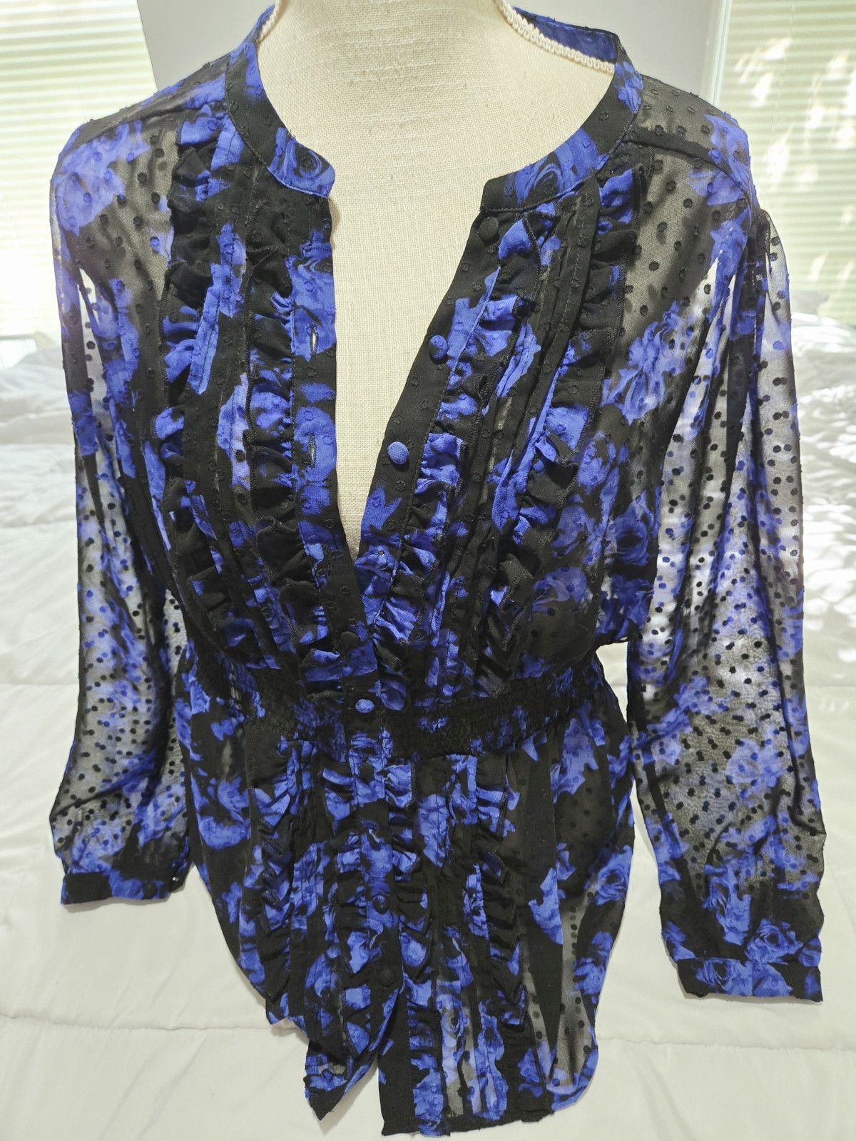 Torrid 00 L Chiffon Clip Dot Ruffle Front Top Floral Roses Blue Boho Indie Weste