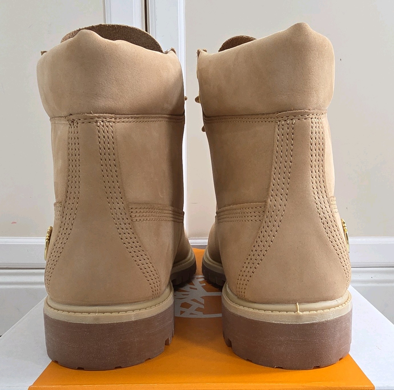 Timberland Used Premium Waterproof Light Beige Nubuck Men’s Boot Size 10.5