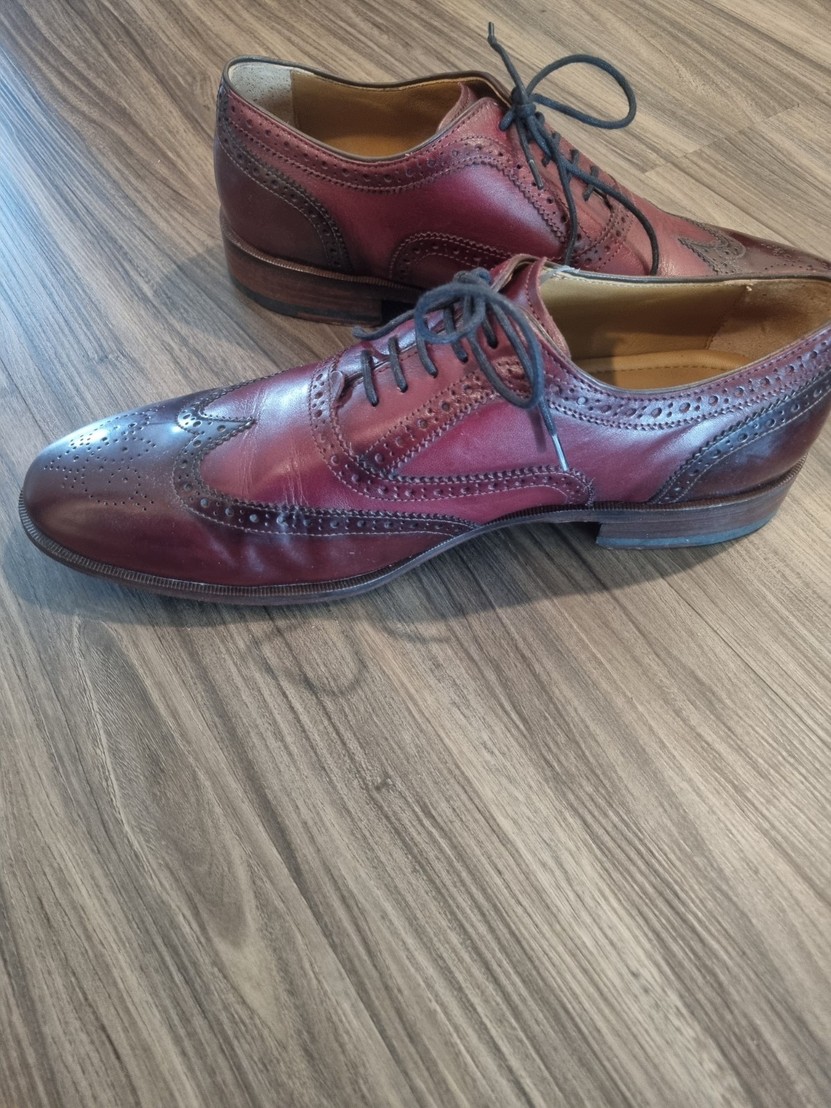 Johnston & Murphy Nolen Wingtip Oxford Mens Size 9.5 Sheepskin Leather Oxblood