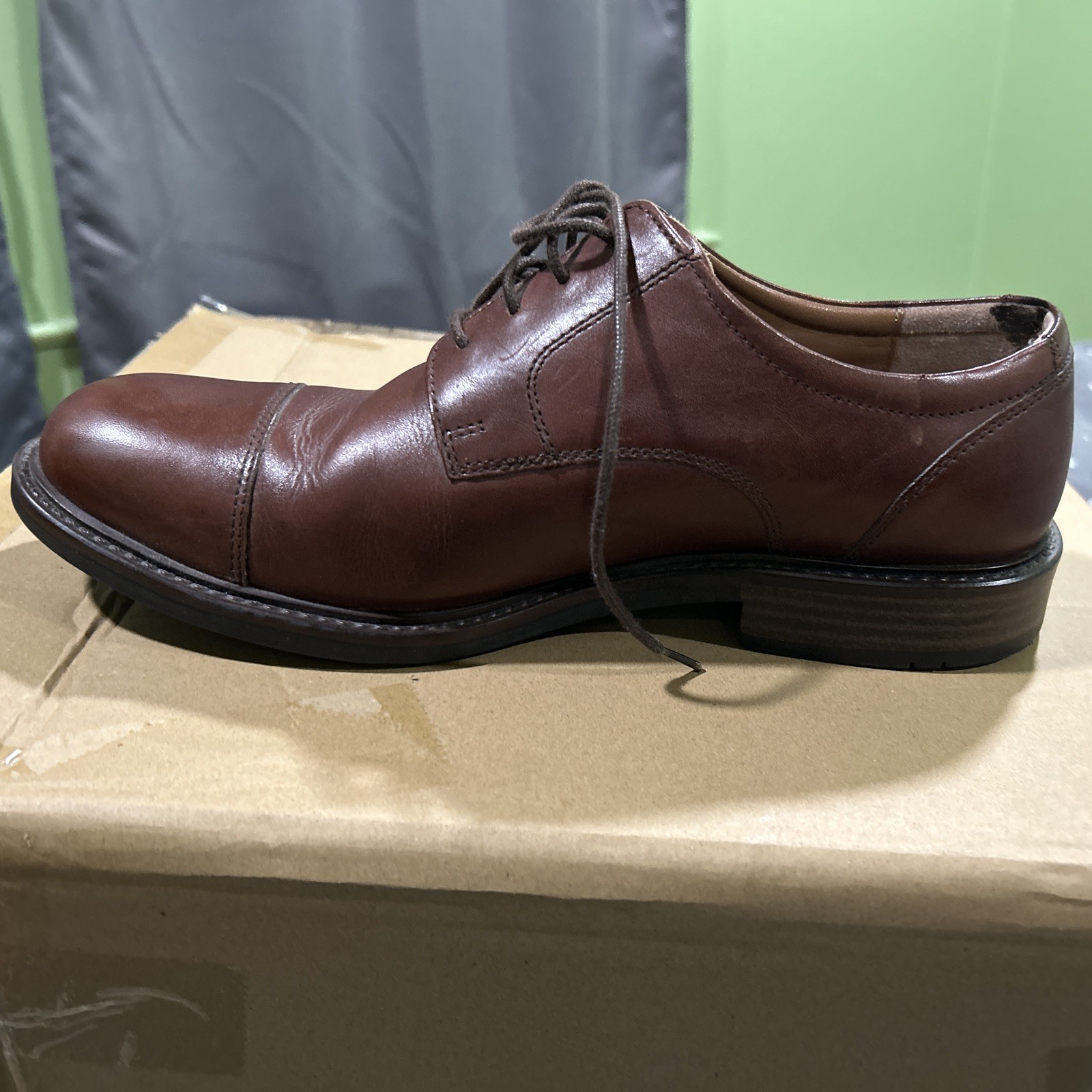 Johnston & Murphy shoes men 9.5 W Cap Toe Oxfords