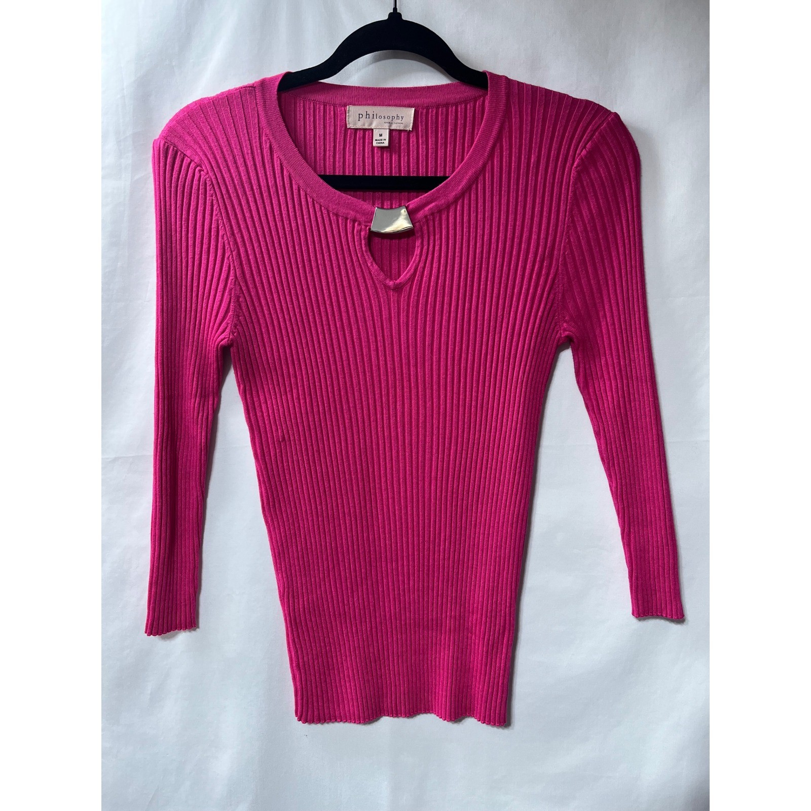 Philosophy Republic Clothing Fuchsia Ribbed Knit Keyhole Top Silver Hardware M