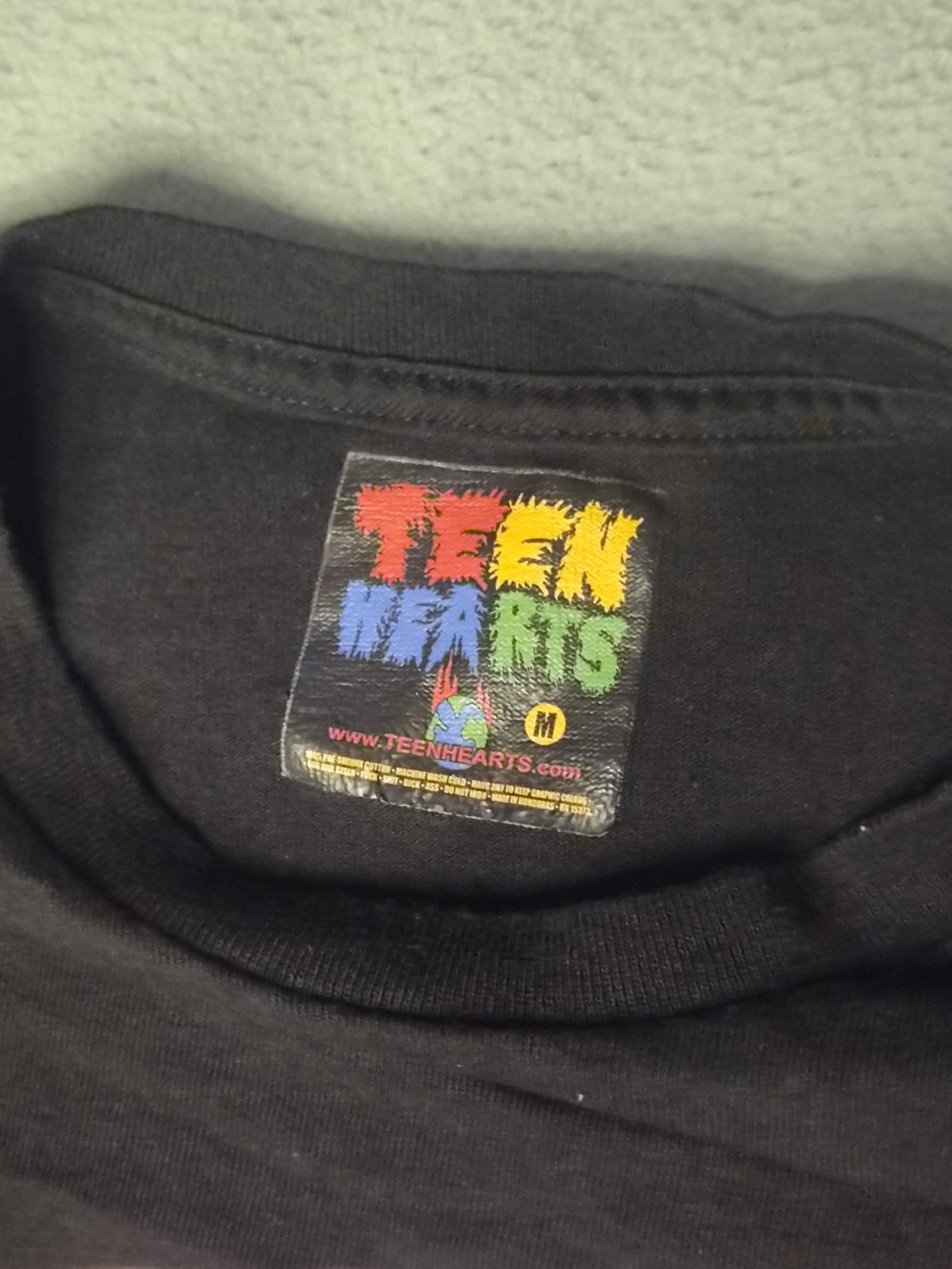dark gray psychedelic print ‘teen hearts’ unisex T shirt size