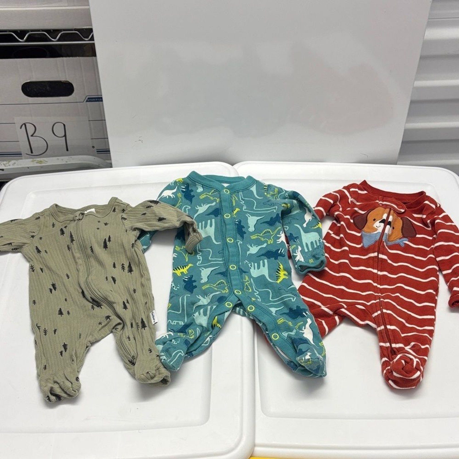 Assorted new born Baby clothes 10 pieces lot